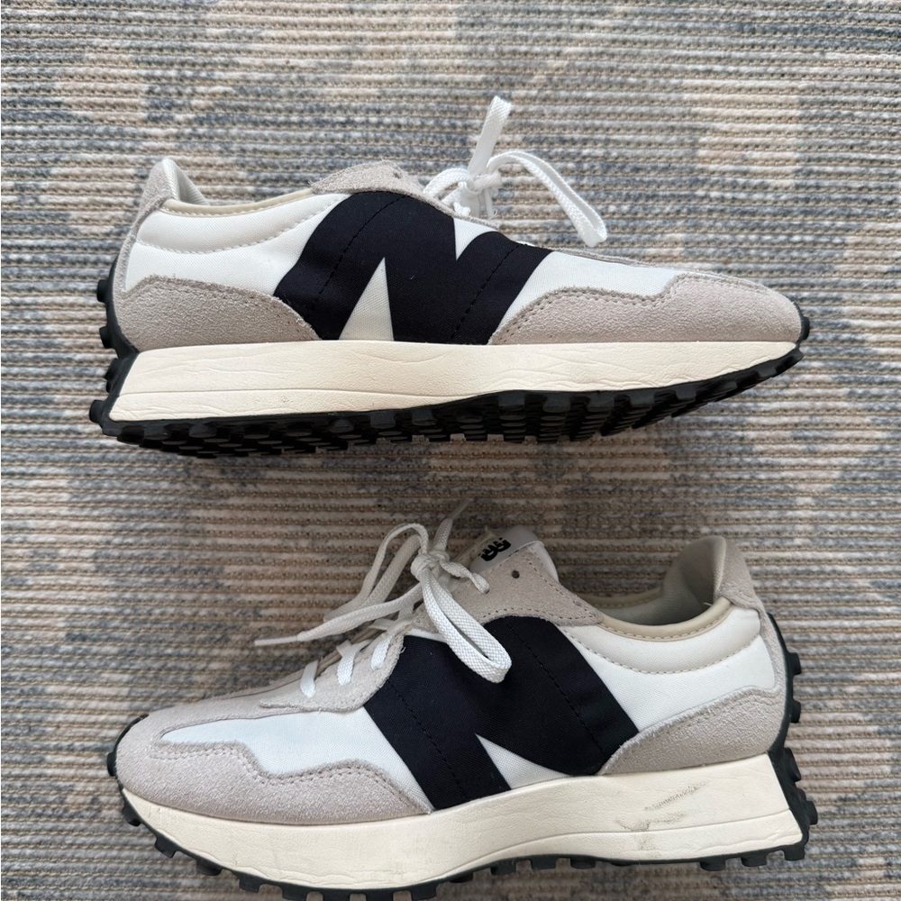 New Balance 327 Sneakers
